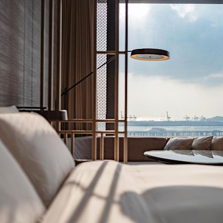 Conrad Shenzhen, The First Art Museum Hotel In Greater Bay Area With The Stunning Bay And Sunset View In The Hotel Terrace Ngoại thất bức ảnh