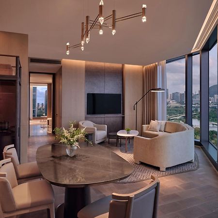 Conrad Shenzhen, The First Art Museum Hotel In Greater Bay Area With The Stunning Bay And Sunset View In The Hotel Terrace Ngoại thất bức ảnh