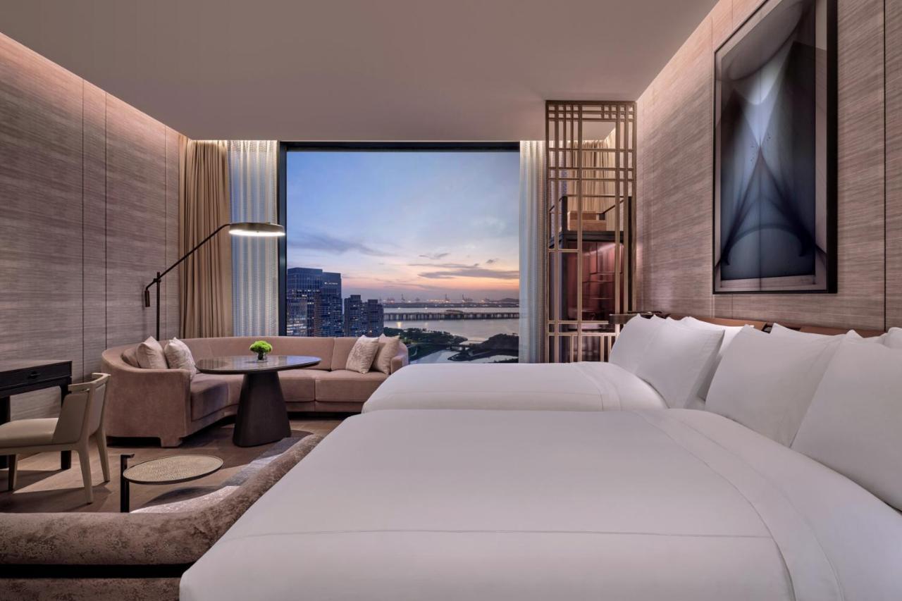 Conrad Shenzhen, The First Art Museum Hotel In Greater Bay Area With The Stunning Bay And Sunset View In The Hotel Terrace Ngoại thất bức ảnh