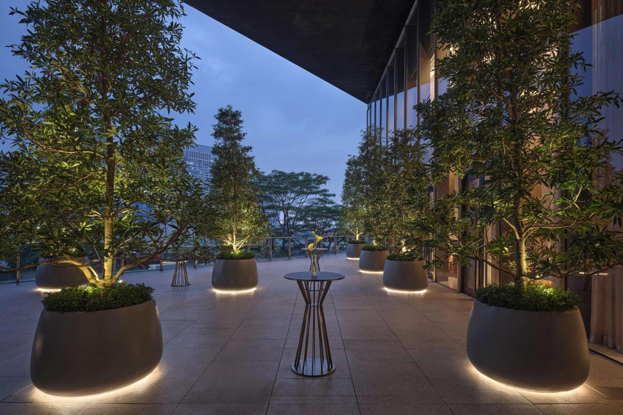 Conrad Shenzhen, The First Art Museum Hotel In Greater Bay Area With The Stunning Bay And Sunset View In The Hotel Terrace Ngoại thất bức ảnh