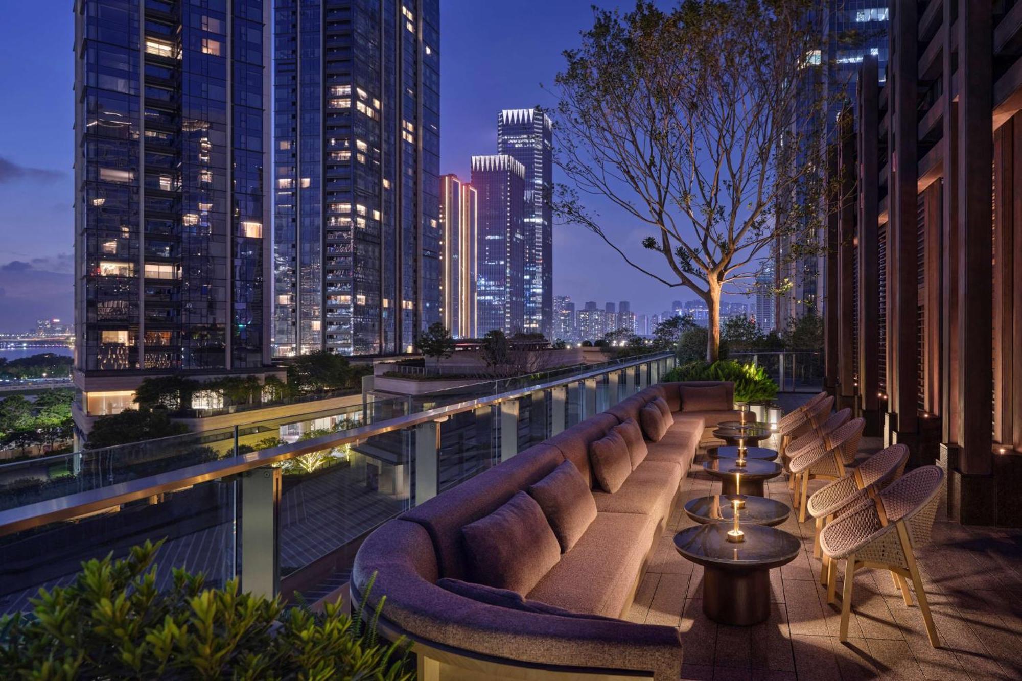 Conrad Shenzhen, The First Art Museum Hotel In Greater Bay Area With The Stunning Bay And Sunset View In The Hotel Terrace Ngoại thất bức ảnh