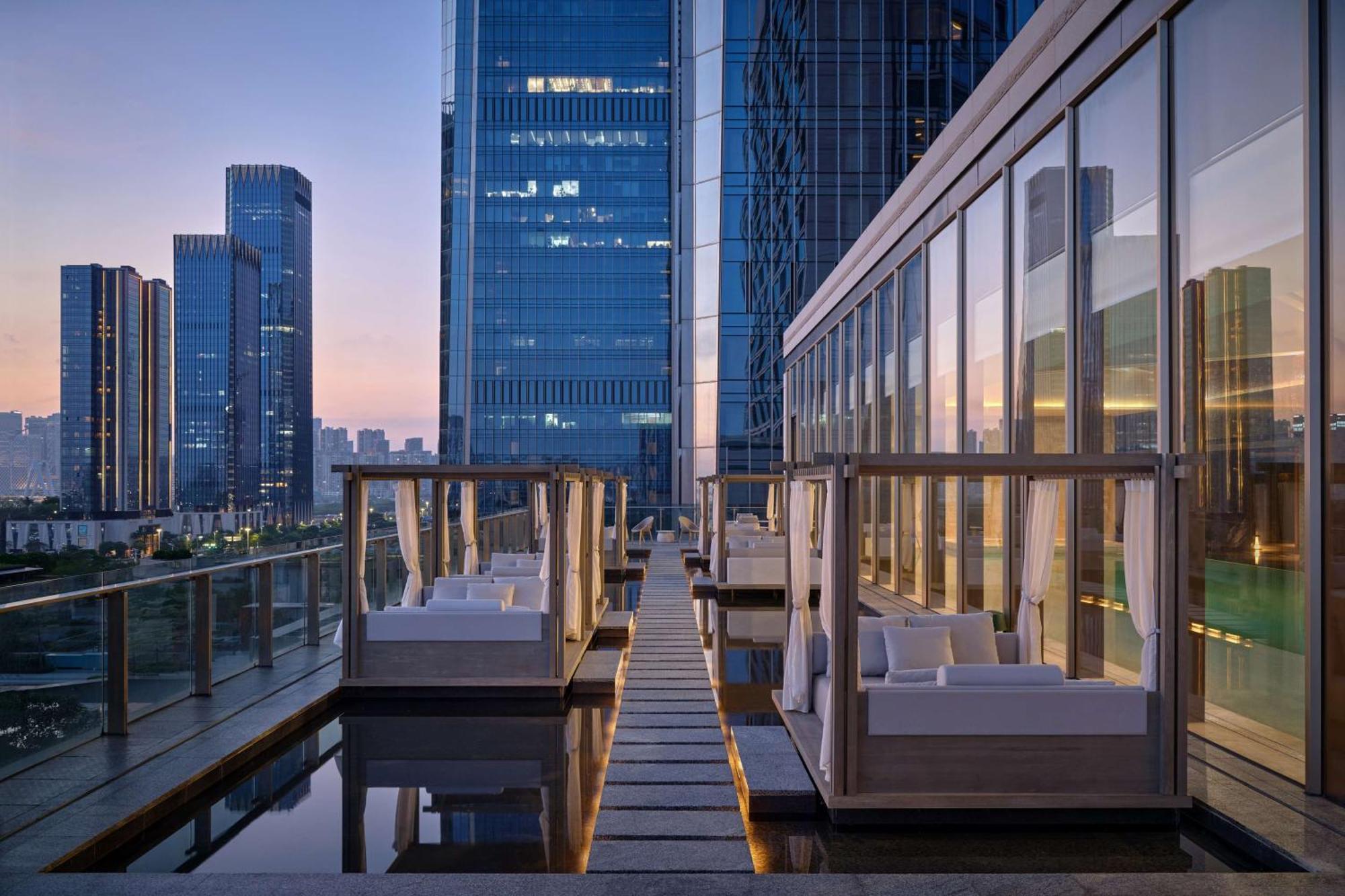 Conrad Shenzhen, The First Art Museum Hotel In Greater Bay Area With The Stunning Bay And Sunset View In The Hotel Terrace Ngoại thất bức ảnh