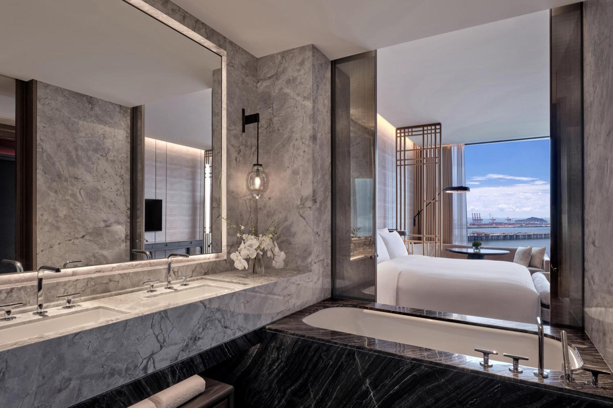 Conrad Shenzhen, The First Art Museum Hotel In Greater Bay Area With The Stunning Bay And Sunset View In The Hotel Terrace Ngoại thất bức ảnh
